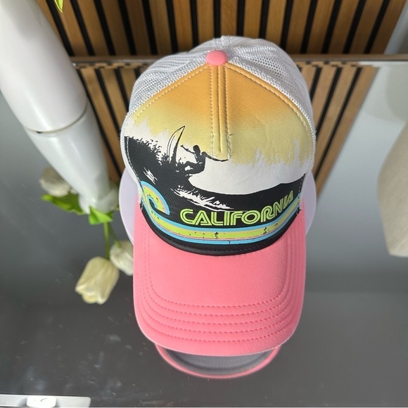 EUC Unisex California Riptide Valin SnapBack Trucker Hat by American Needle - Picture 3 of 6